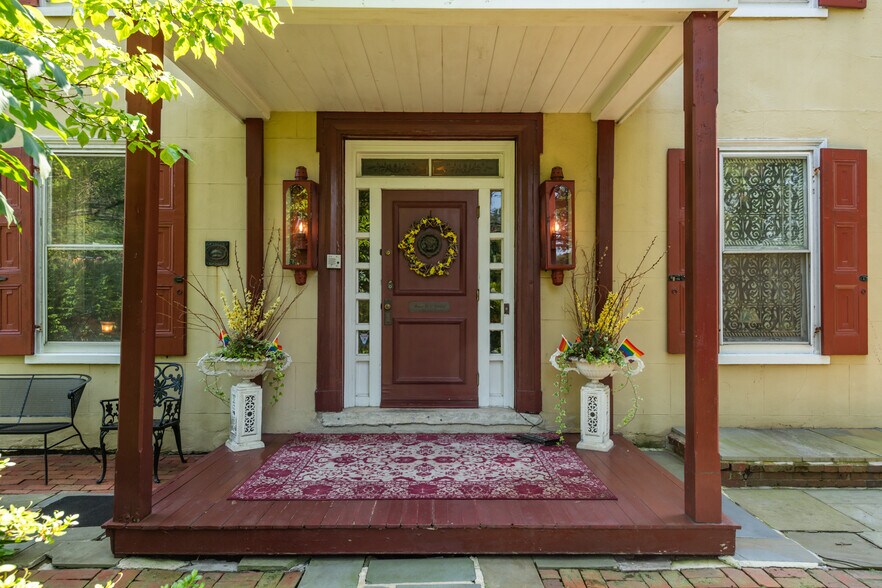 117 W Bridge St, New Hope, PA 18938 The Umpelby House Bed and