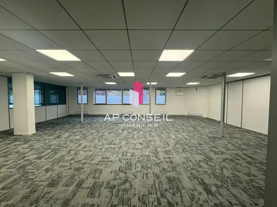Office in Meudon for lease Interior Photo- Image 1 of 3