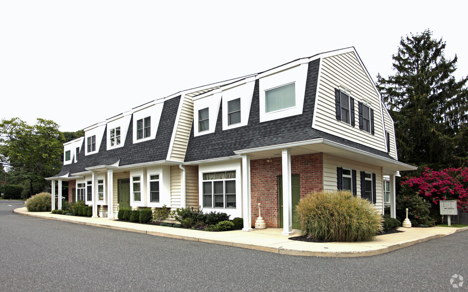 521 Newman Springs Rd, Lincroft, NJ for lease - Building Photo - Image 2 of 5