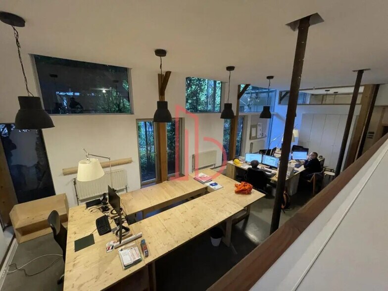 Office in Bordeaux for lease - Building Photo - Image 2 of 5