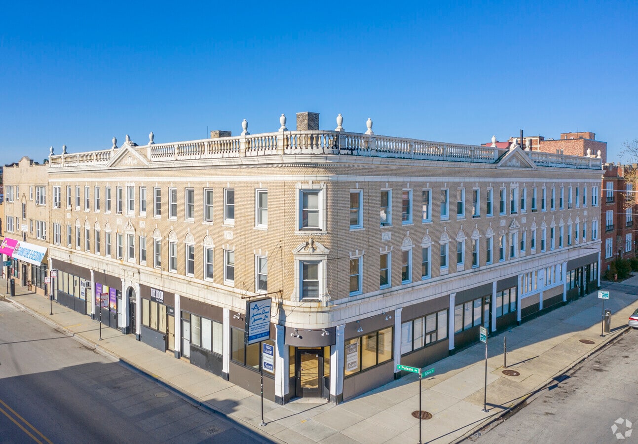 32483256 N Pulaski Rd, Chicago, IL 60641