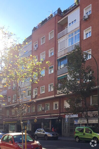 Multifamily in Madrid, Madrid for sale - Primary Photo - Image 1 of 2