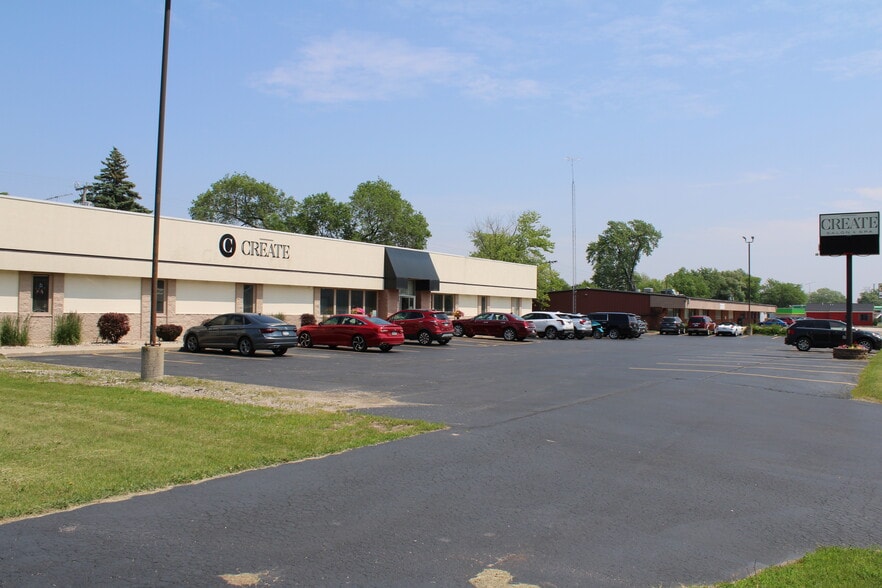 432 Prospect Ave, North Fond Du Lac, WI for sale - Building Photo - Image 1 of 36