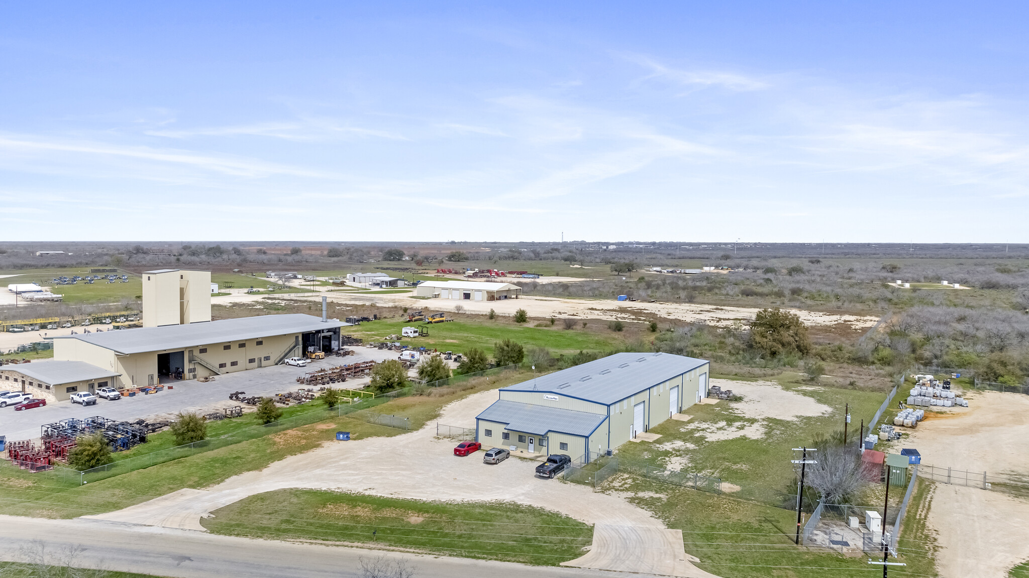 685 Corgey Rd, Pleasanton, TX for lease Building Photo- Image 1 of 13