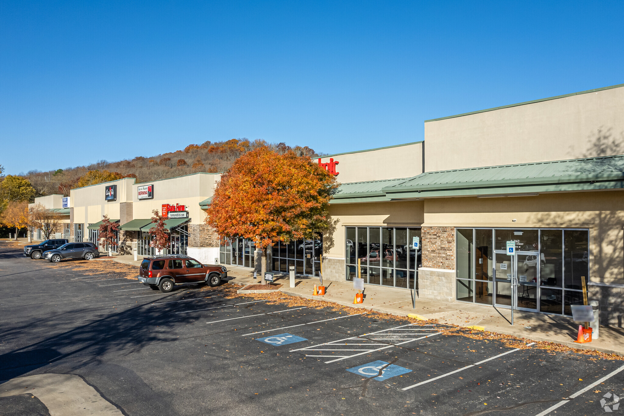 3162 W Martin Luther King Blvd, Fayetteville, AR for lease Building Photo- Image 1 of 6