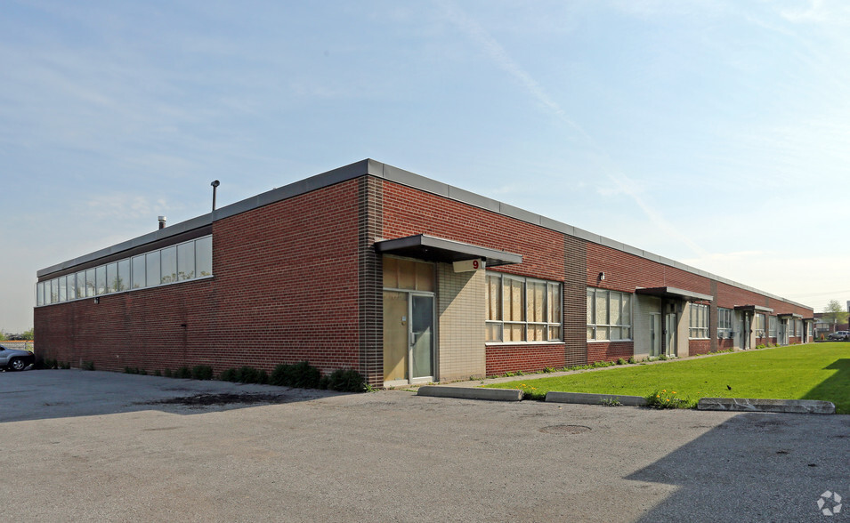 122 Howden Rd, Toronto, ON for lease - Primary Photo - Image 1 of 8