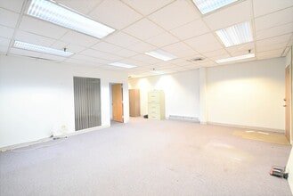 147-39 175th St, Springfield Gardens, NY for lease Interior Photo- Image 2 of 6