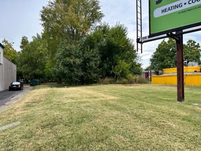 2101, 2105, & 2109 W Broadway portfolio of 3 properties for sale on LoopNet.com - Building Photo - Image 3 of 9