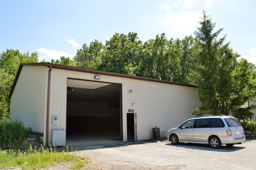 852-854 Medina Rd, Medina, OH for sale - Building Photo - Image 1 of 1