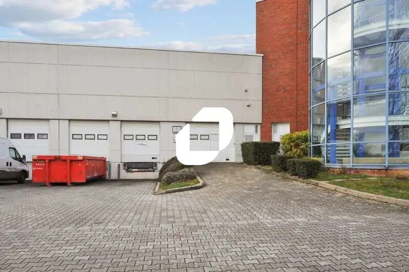 Office in Goussainville for lease - Building Photo - Image 2 of 8