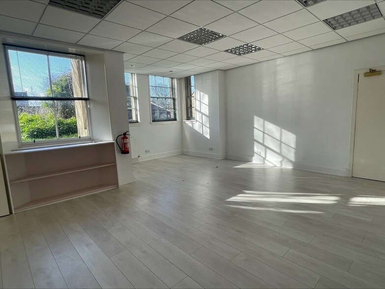 Dalhousie Rd, Dalkeith for lease - Building Photo - Image 3 of 9