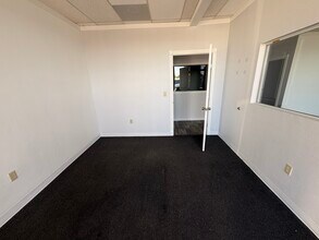 800-828 W Edmond Rd, Edmond, OK for lease Interior Photo- Image 2 of 7