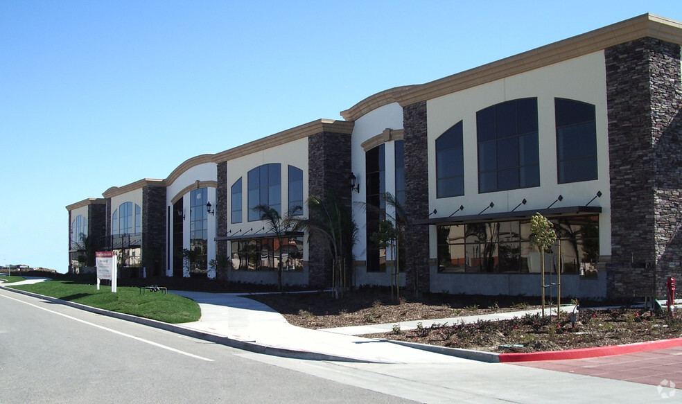 400 W Ventura Blvd, Camarillo, CA for lease - Building Photo - Image 2 of 6