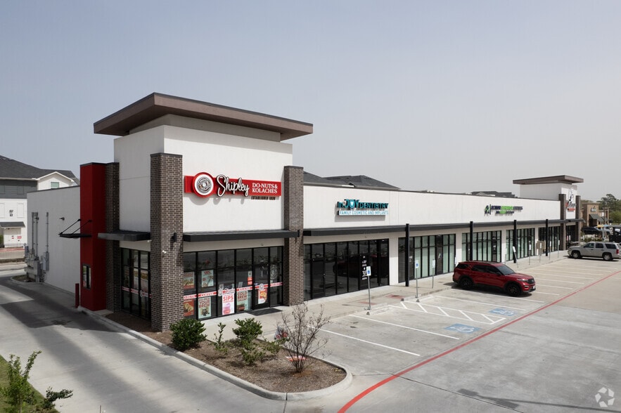 10521 N Sam Houston Pky E, Humble, TX for lease - Building Photo - Image 2 of 4