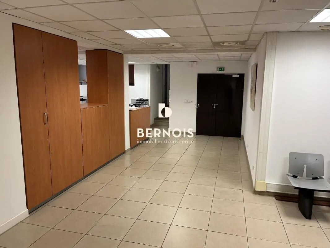 Office in Toulon for lease Building Photo- Image 1 of 18