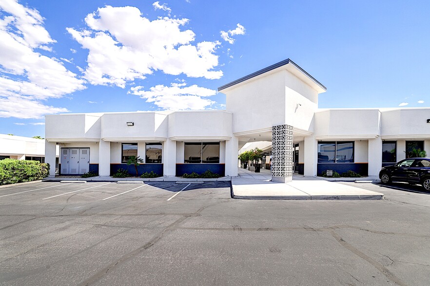 320-340 E Warm Springs Rd, Las Vegas, NV for lease - Building Photo - Image 3 of 25