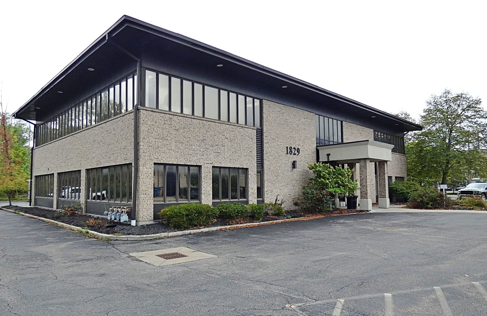 1829 Maple Rd, Williamsville, NY for lease Building Photo- Image 1 of 72