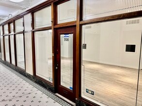 5 S Wabash Ave, Chicago, IL for lease Interior Photo- Image 2 of 4