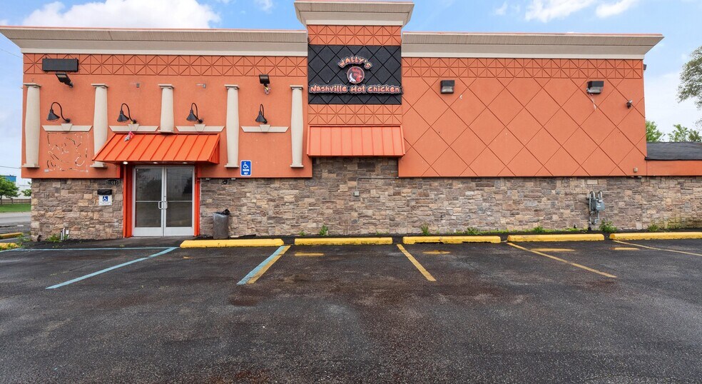 21603 Mound Rd, Warren, MI for sale - Building Photo - Image 1 of 1