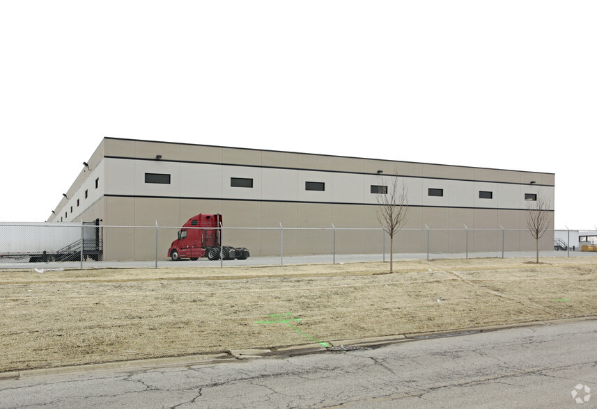 12161 S Central Ave, Alsip, IL for lease - Building Photo - Image 3 of 12