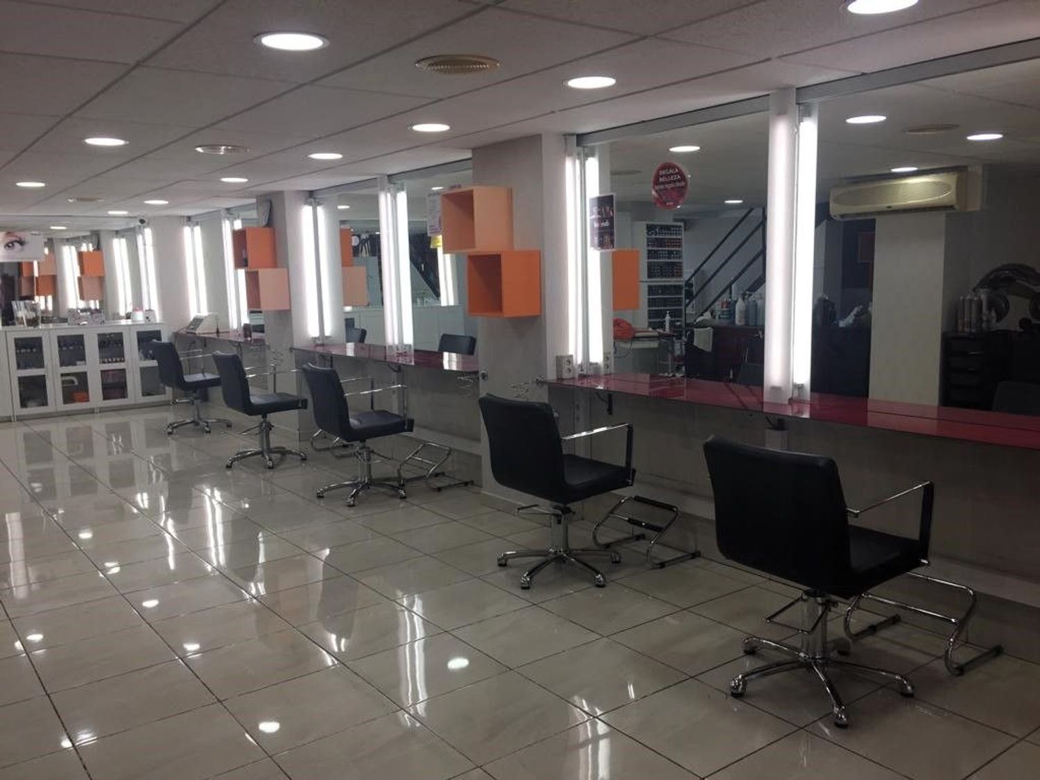 Retail in Santa Cruz de Tenerife, Santa Cruz de Tenerife for sale Interior Photo- Image 1 of 9