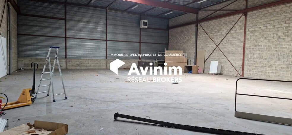 Industrial in Méry-sur-Oise for lease - Interior Photo - Image 2 of 3