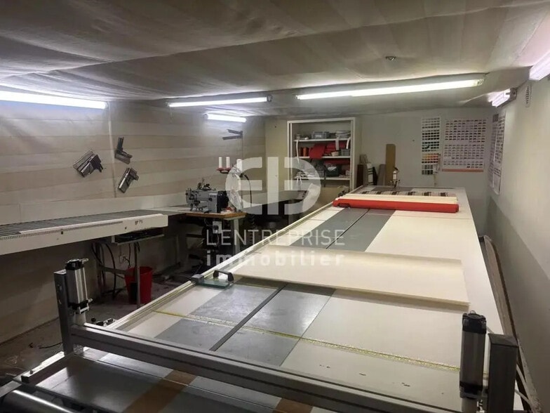 Office in Saint-Laurent-du-Var for lease - Interior Photo - Image 3 of 9