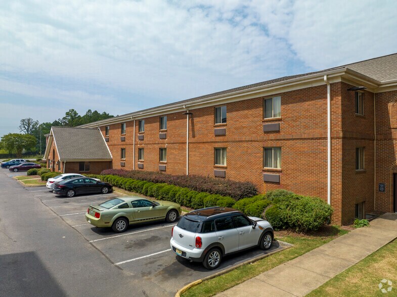 5115 Carmichael Rd, Montgomery, AL 36106