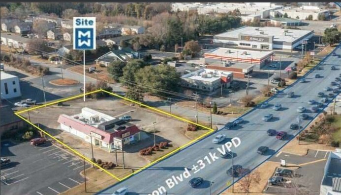 3325 N Main St, Anderson, SC for lease - Building Photo - Image 1 of 1