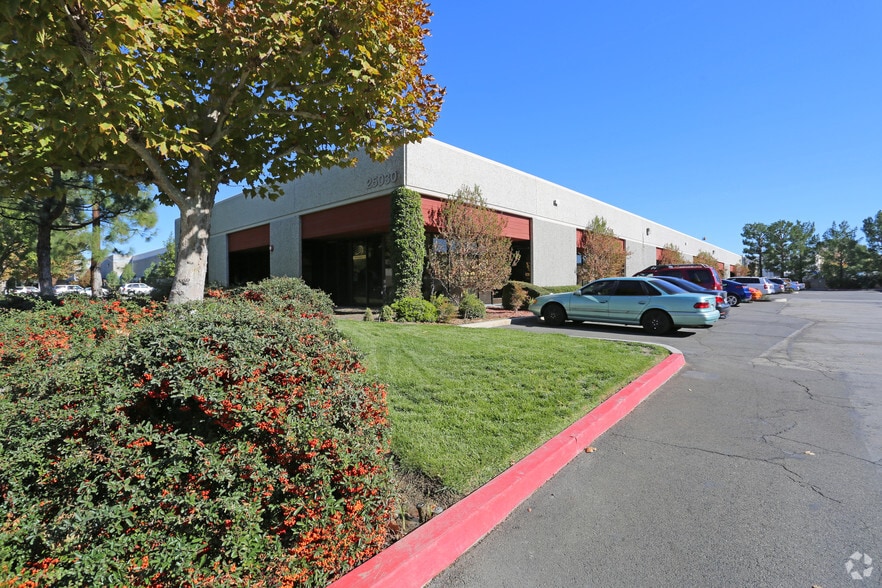 25030-25040 Avenue Tibbitts, Valencia, CA for lease - Building Photo - Image 3 of 6