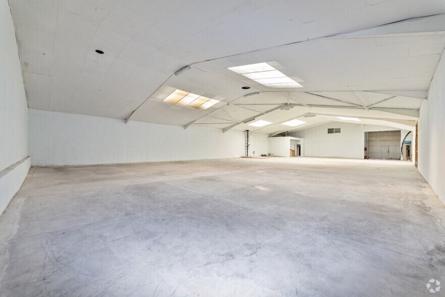 Calle Castrobarto, 5, Madrid, Madrid for sale - Primary Photo - Image 1 of 1