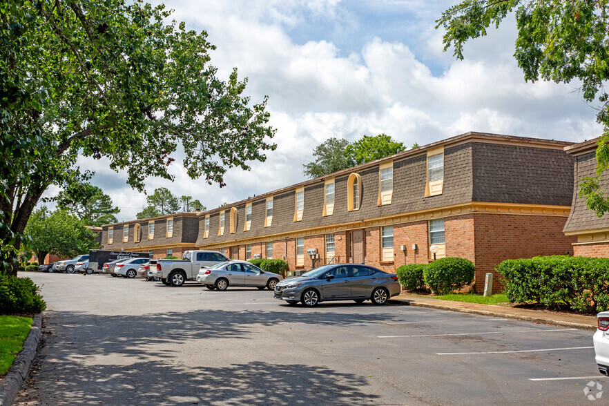 2010 W Broad Ave, Albany, GA for sale - Primary Photo - Image 1 of 1