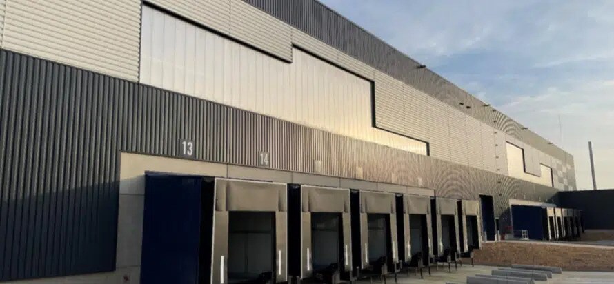 Industrial in Allonne for lease - Building Photo - Image 1 of 5