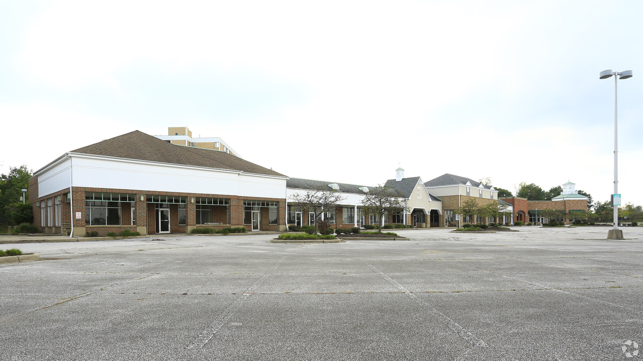 22707-22807 Rockside Rd, Bedford, OH for lease Primary Photo- Image 1 of 5