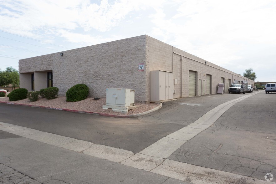 511 W Guadalupe Rd, Gilbert, AZ for lease - Building Photo - Image 3 of 3