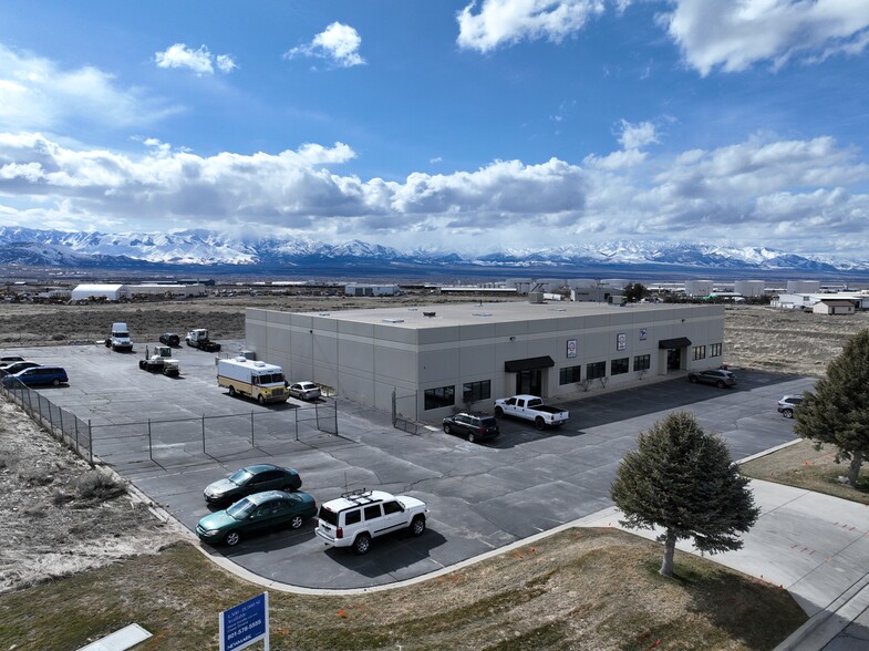 196 S Millburn Dr, Tooele, UT for lease - Building Photo - Image 1 of 8