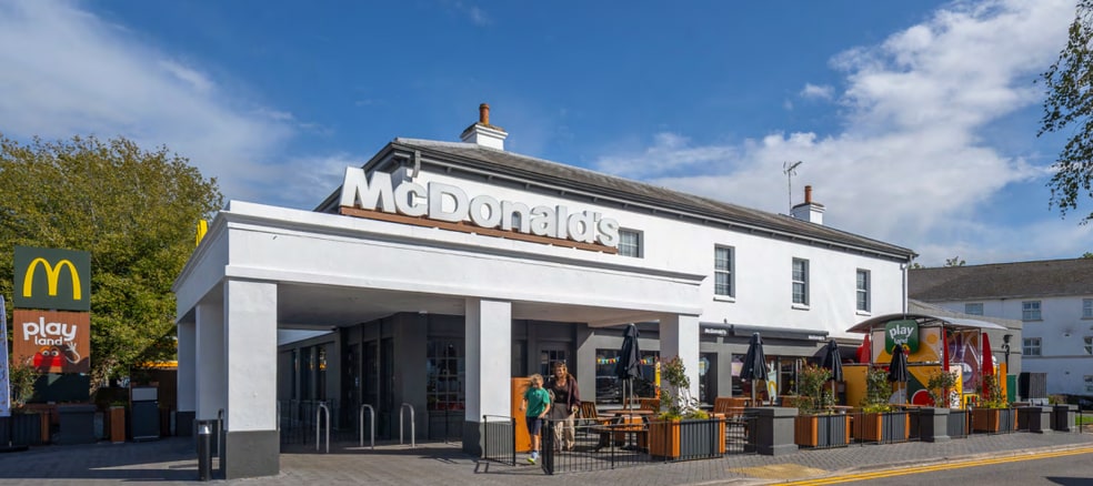 374 Gloucester Rd, Cheltenham for sale - Building Photo - Image 2 of 3