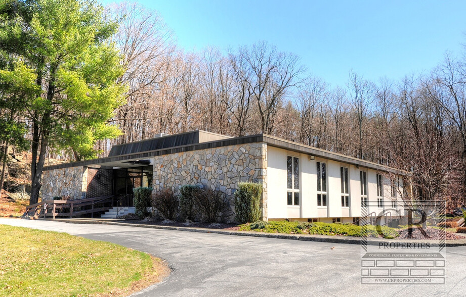 10 Boice Rd, Hyde Park, NY for sale - Building Photo - Image 1 of 1