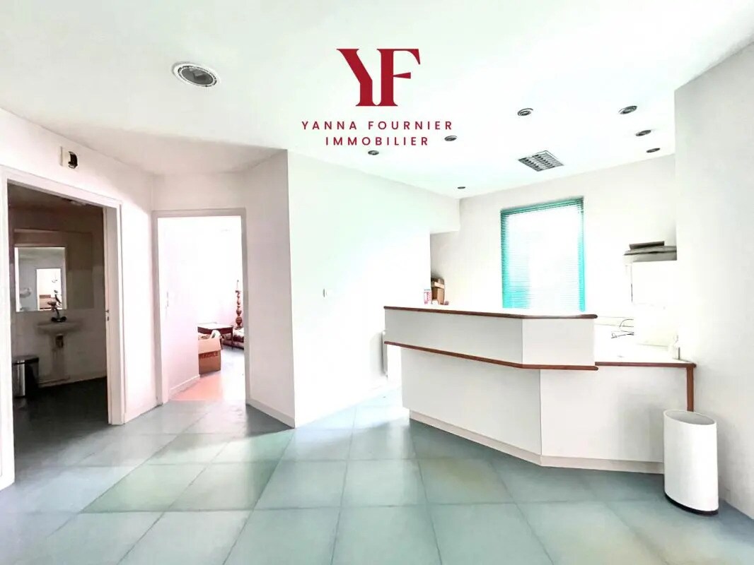 Retail in Plougastel-Daoulas for sale Interior Photo- Image 1 of 10