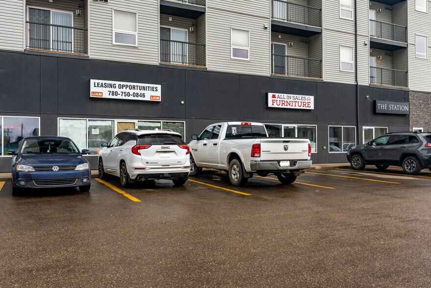 8102 Fraser Ave, Fort McMurray, AB for sale - Building Photo - Image 1 of 1