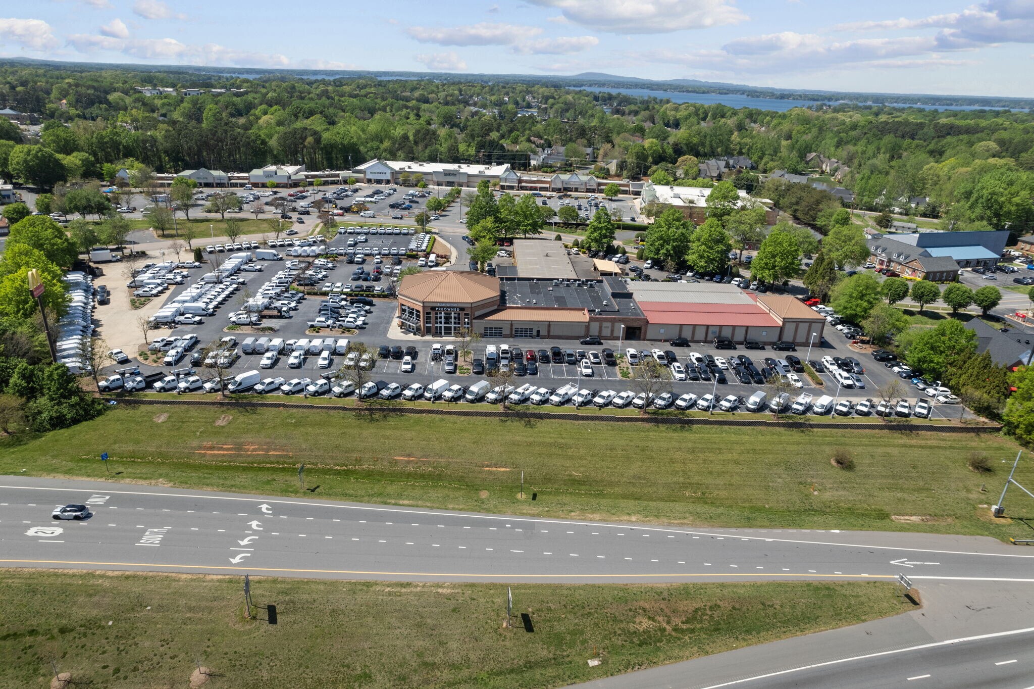 20700 Torrence Chapel Rd, Cornelius, NC for sale Building Photo- Image 1 of 1