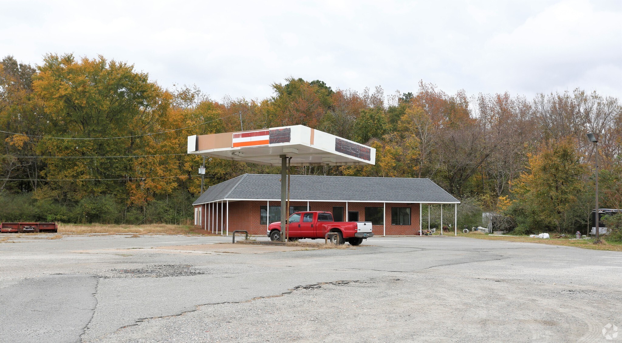 12016 Hanover Courthouse Rd, Mechanicsville, VA for sale Primary Photo- Image 1 of 1