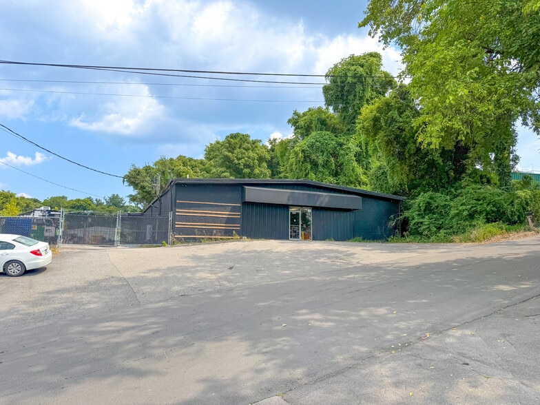 2110 Carson St, Nashville, TN for lease - Building Photo - Image 1 of 6