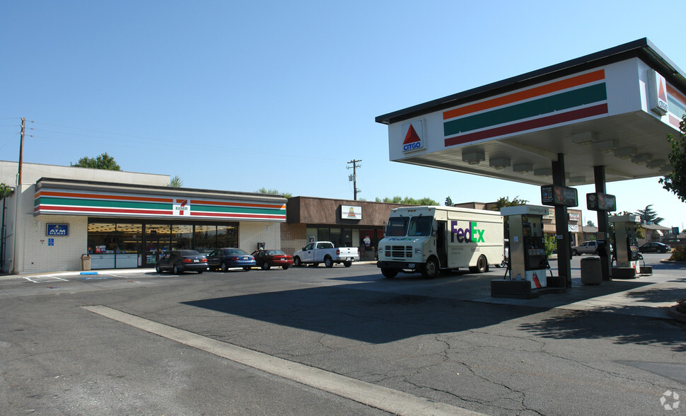 428 E Bullard Ave, Fresno, CA for lease - Building Photo - Image 3 of 4