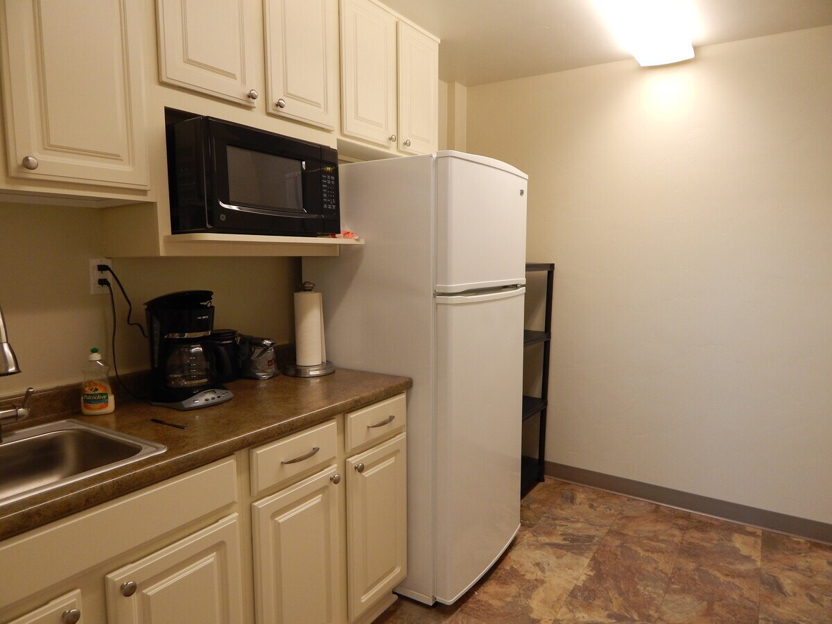 2311 NW Aviation Dr, Roseburg, OR 97470