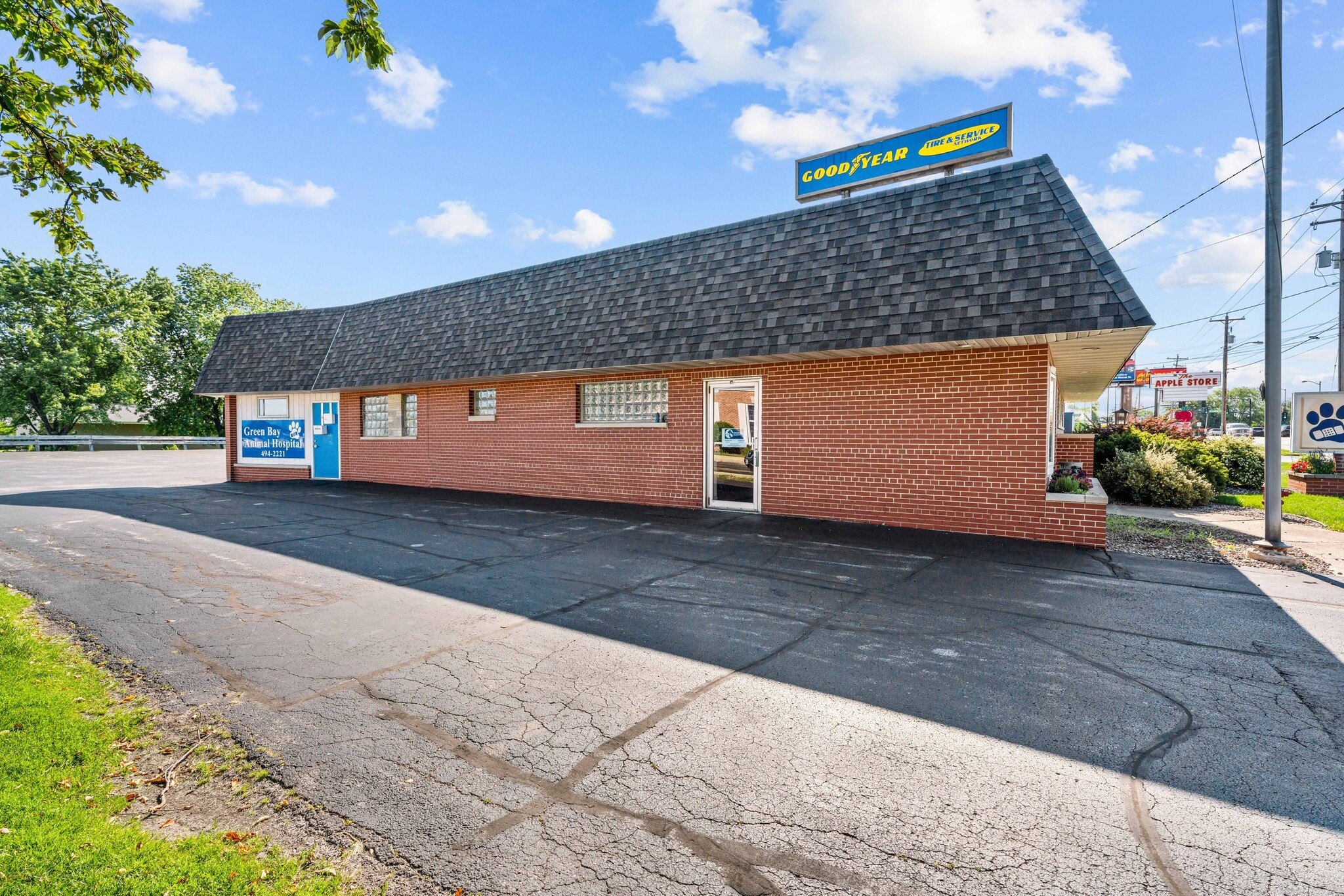 1518 W Mason St, Green Bay, WI 54303 - Retail for Sale | LoopNet