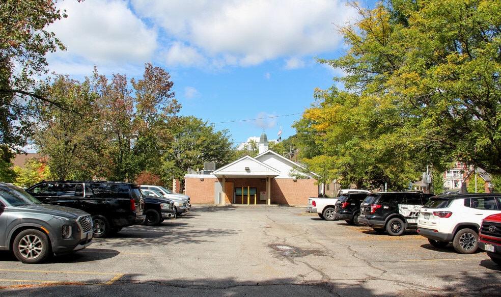 13 Hammond St, Port Jervis, NY for lease - Building Photo - Image 2 of 9