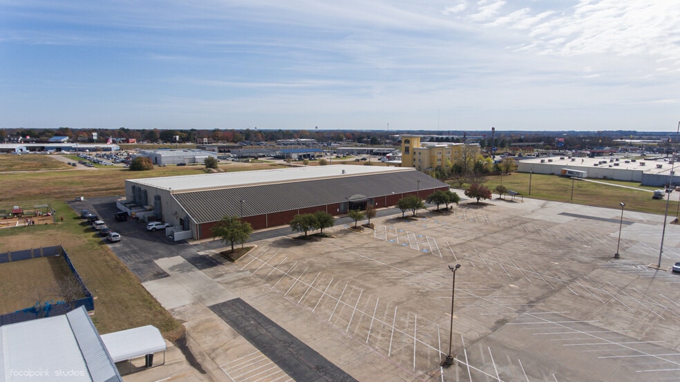 1012 Radio Rd, Durant, OK for sale - Building Photo - Image 1 of 3