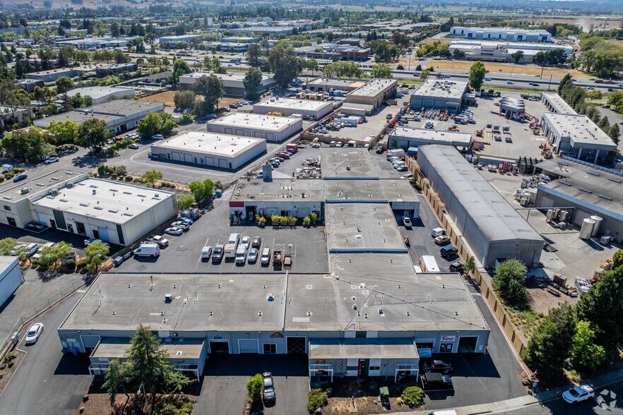 5625 State Farm Dr, Rohnert Park, CA for lease - Building Photo - Image 2 of 3