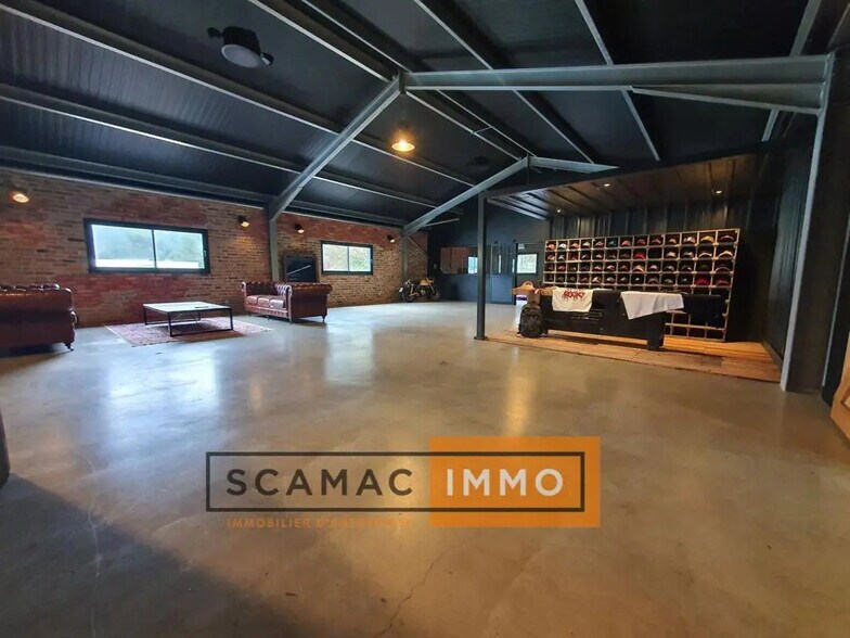 Flex in Gémenos for lease - Interior Photo - Image 1 of 6